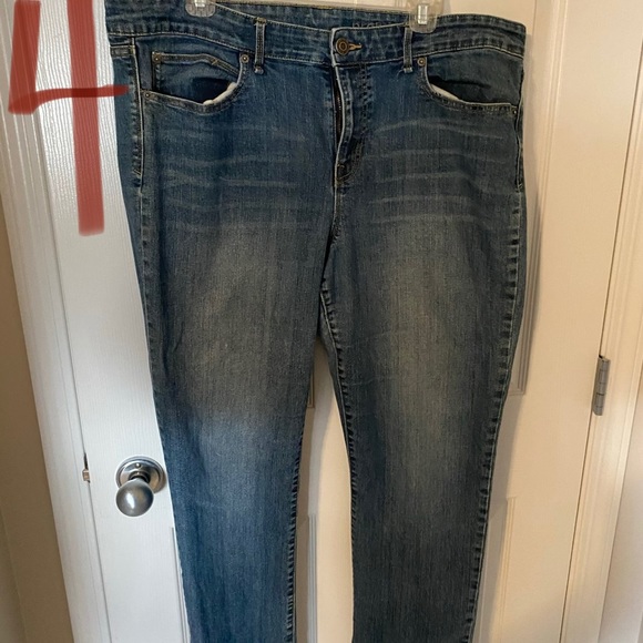 Straight leg denim - Picture 3 of 3